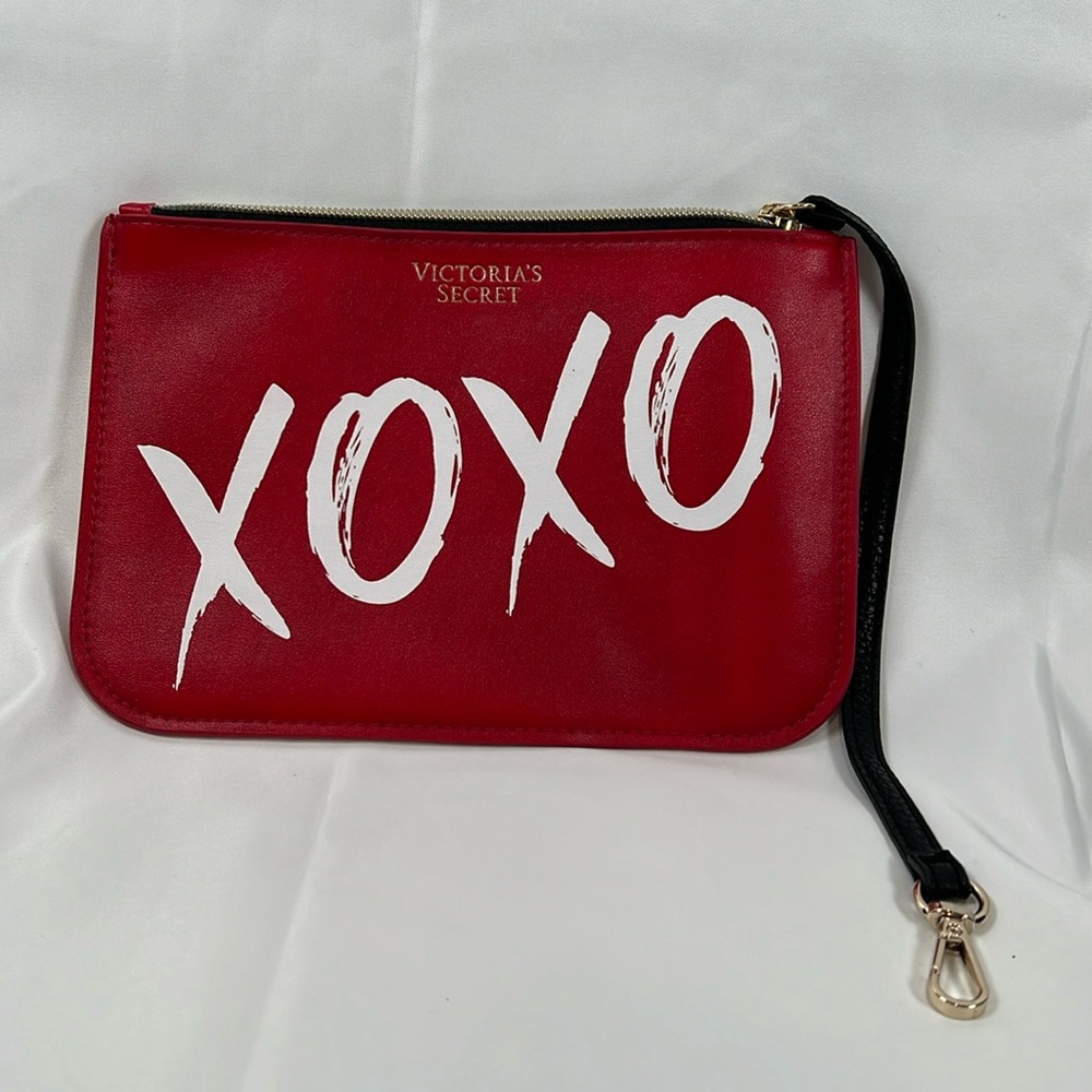 NWOT Victoria’s Secret cosmetics bag.